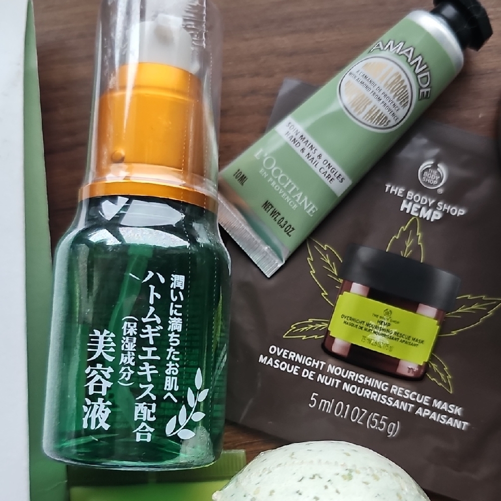 New Quiet Luxury Self Care Bath & Skincare Set Bath Bomb Candle Face Mask Foot - Picture 4 of 13